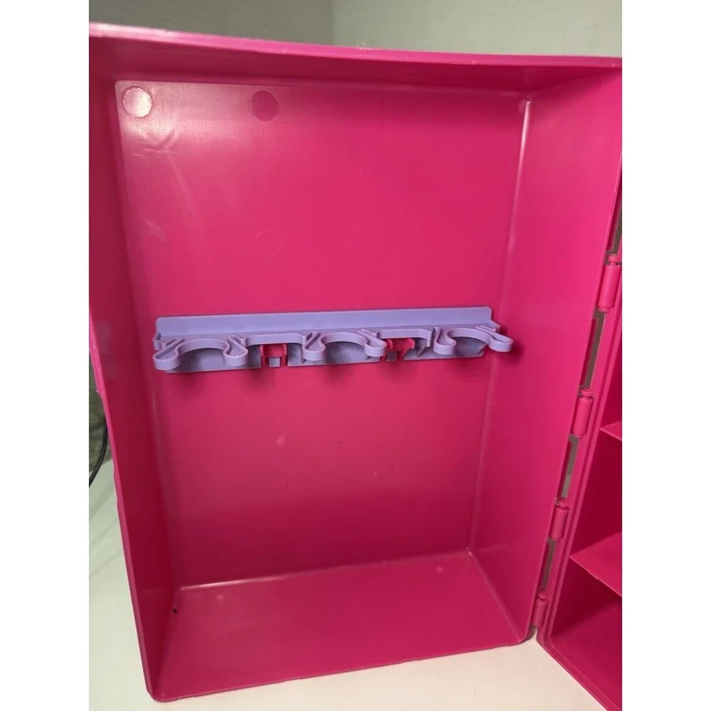Vintage 1998 Barbie Fashion Doll Trunk Wardrobe Closet Carry Case Pink w/Hangers